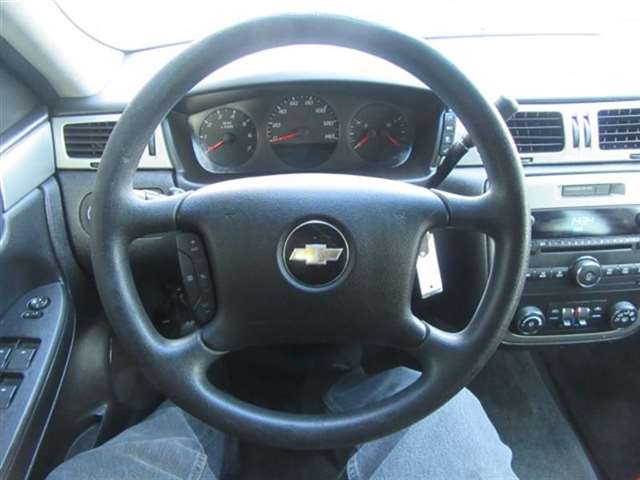 2010 Chevrolet Impala Police 4dr Sedan w/1LS